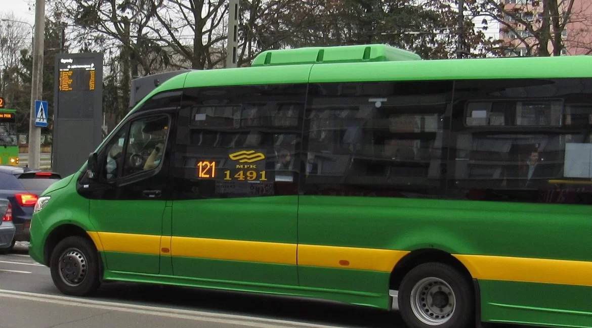 Poznań: Od soboty zmiany na liniach miniautobusowych numer 121 i 122