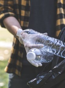 German student wears rubbish he himself produced