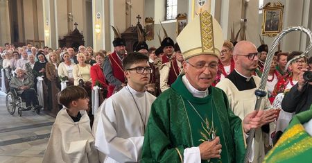 Prymicje biskupie w gorlickiej bazylice. Powitanie biskupa Wacława Grądalskiego
