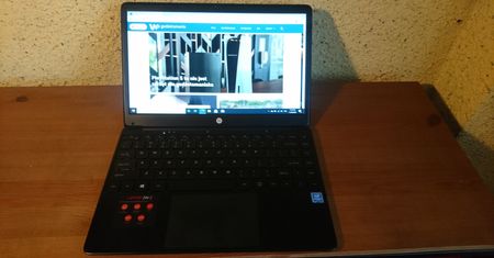 Nauczanie zdalne. Jeśli chcesz, żeby twoje dziecko dostawało same jedynki, kup mu laptop Techbite ZIN 2