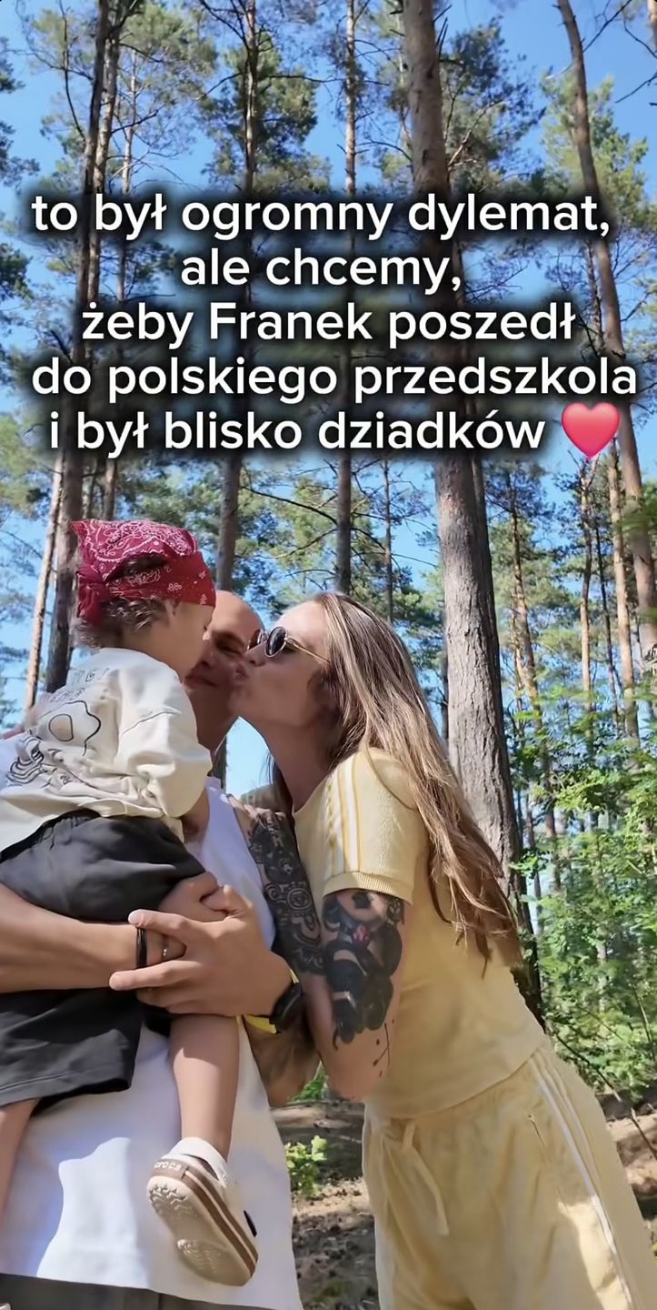 Karolina Gilon buduje las w lesie 