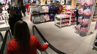 Klienci Sinsay zapłacą więcej. Sieć dolicza nową opłatę