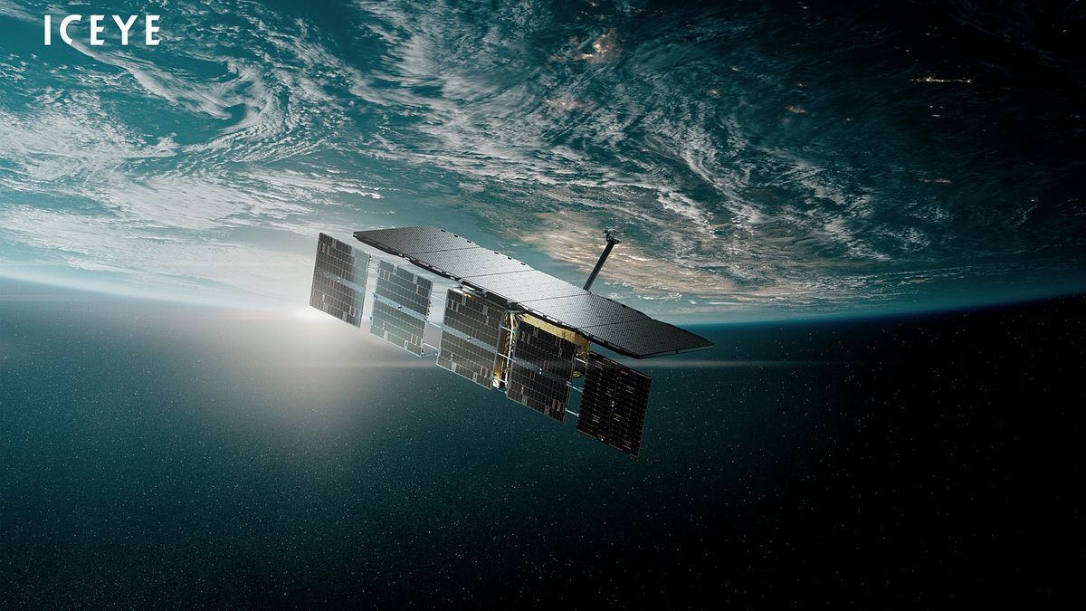 Satelita radarowy (SAR) ICEEYE na orbicie. Wizualizacja.