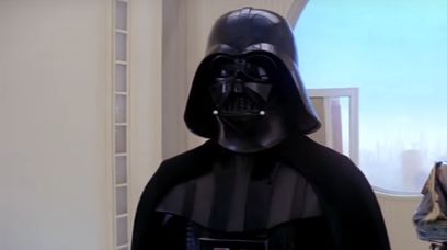 David Prowse jako Vader – 5 ikonicznych scen, za które go zapamiętamy