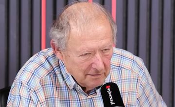 Radni zdecydowali: Adam Michnik honorowym obywatelem Warszawy
