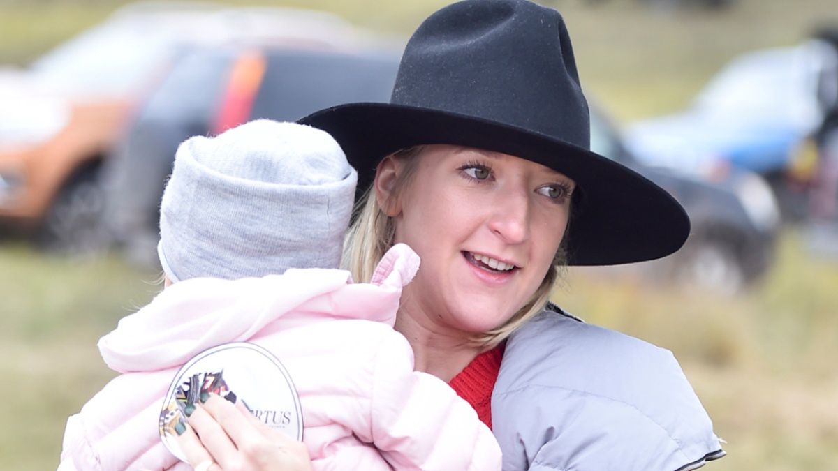 Lara Gessler z małą Neną. Córka Magdy Gessler nie ukrywa, że macierzyństwo przyniosło jej wiele radości