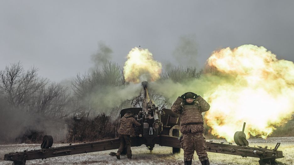 DONETSK OBLAST, UKRAINE - JAN 15: Ukrainian soldiers work in their artillery unit in the direction of Marinka, 15 January 2023. (Photo by Diego Herrera Carcedo/Anadolu Agency via Getty Images)
