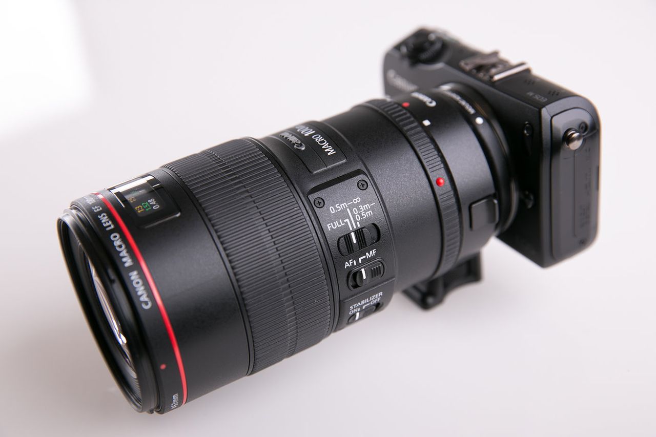Canon EOS M z adapterem