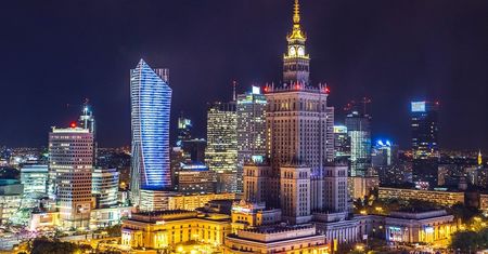 Tajemnicze zjawisko na warszawskim niebie. To nie samolot ani meteor