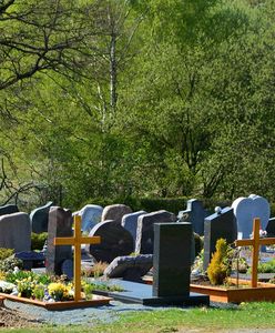 Ile kosztuje miejsce na cmentarzu? Inflacja nie omija także branży pogrzebowej