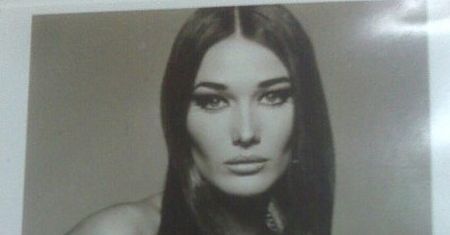 Carla Bruni topless! SEKSOWNA?