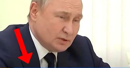 "Tego paska TVP Info nie przebije". Tak podpisali Putina