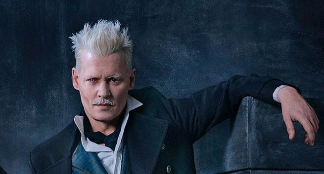 Johnny Depp w filmie "Fantastyczne zwierzęta: Zbrodnie Grindelwalda" złym blondynem