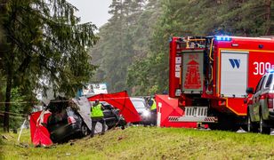 Byli w drodze do krewnych. Wyjazd przerwał dramatyczny wypadek