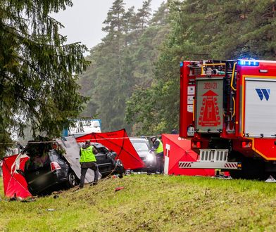 Byli w drodze do krewnych. Wyjazd przerwał dramatyczny wypadek