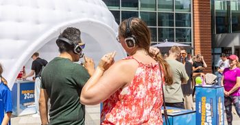 Kraków: W Bonarce tańce od samego rana. Silent disco na dzień dobry