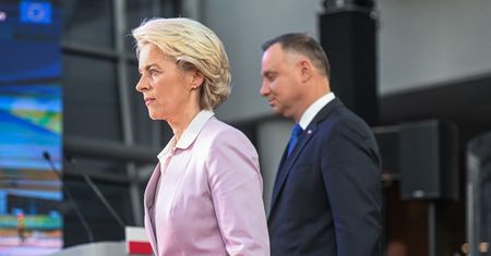 Pałac prezydencki odpowiada Brukseli. "KE przekracza czerwoną linię"