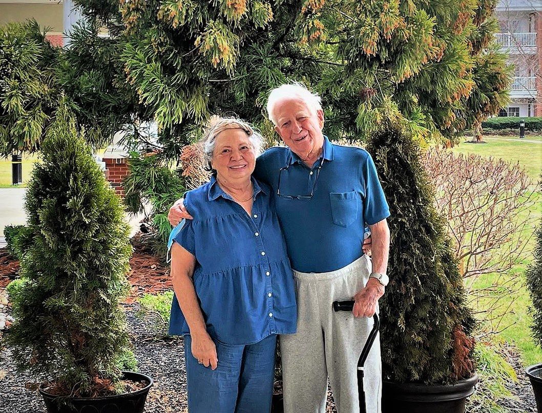 Iris i Bill znali się od lat. Gdy koronawirus rozdzielił wiele osób od swoich bliskich, oni jeszcze bardziej zbliżyli się do siebie