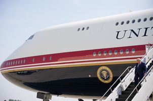 Tymczasowy Air Force One wraca do hangaru. Boeing 747-8 przejdzie doposażenie