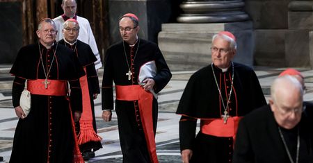 O której godzinie rozpocznie się konklawe? W Rzymie jest już 133 kardynałów