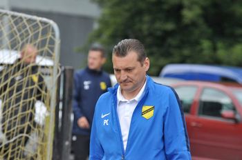 Pracowity dzień w Wieczystej Kraków. Przedłużenia kontraktów trenera i zawodników