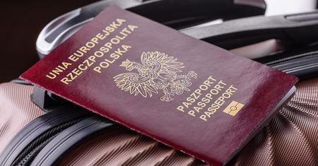 Znamy najsilniejszy paszport na świecie. Na którym miejscu znalazł się polski?