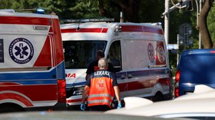 Dobre-Wieś: Dachowanie Forda z 3-latkiem. Trzy osoby w szpitalu