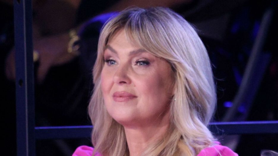 Ewa Wachowicz ostrzega przed oszustami