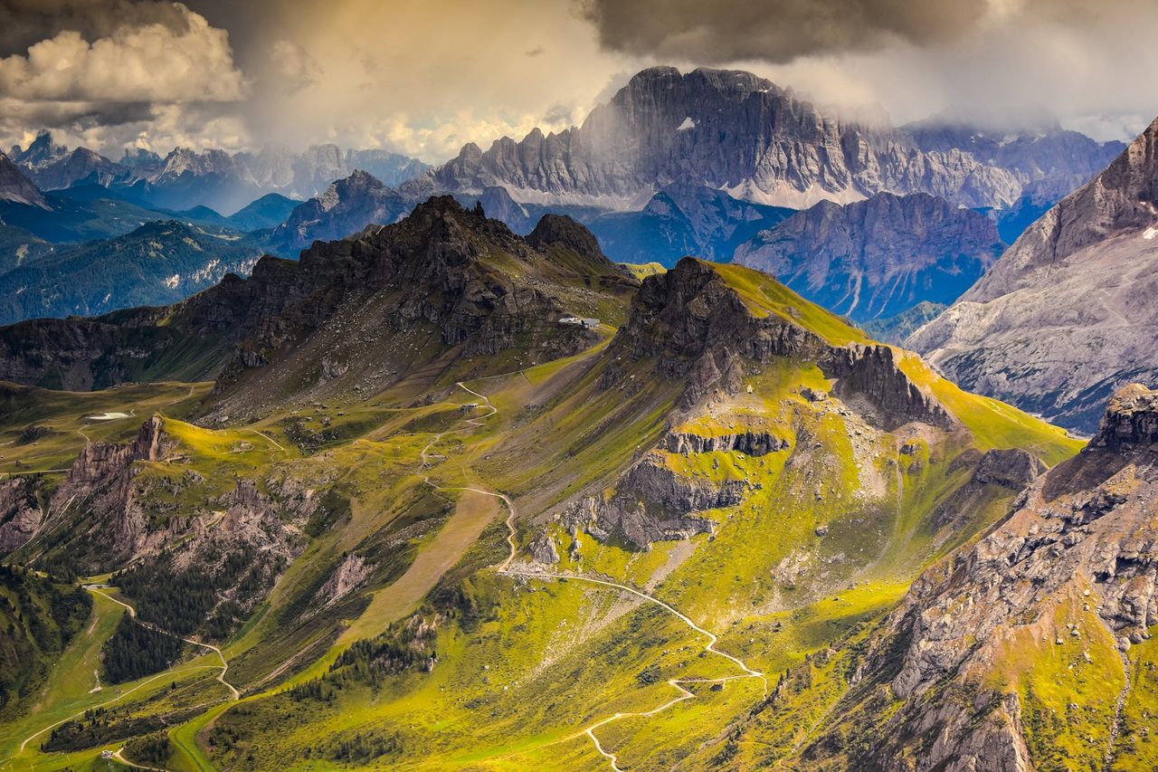 Wypad w góry nie tylko zimą? Skyscanner ujawnia trend "Na wysokości": górskie podróże poza sezonem rosną w siłę