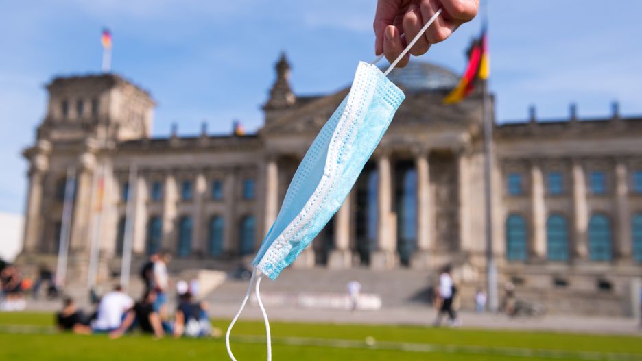 Niemcy wracają do części obostrzeń