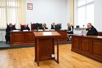 Zabił ojca i brata. Prokuratura domaga się dożywocia