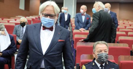 Poseł twierdzi, że nie było go w Sejmie. Zdjęcia mówią co innego