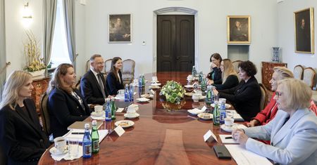 Prezydent zmieni zdanie o tabletce "dzień po"? Spotkał się z posłankami