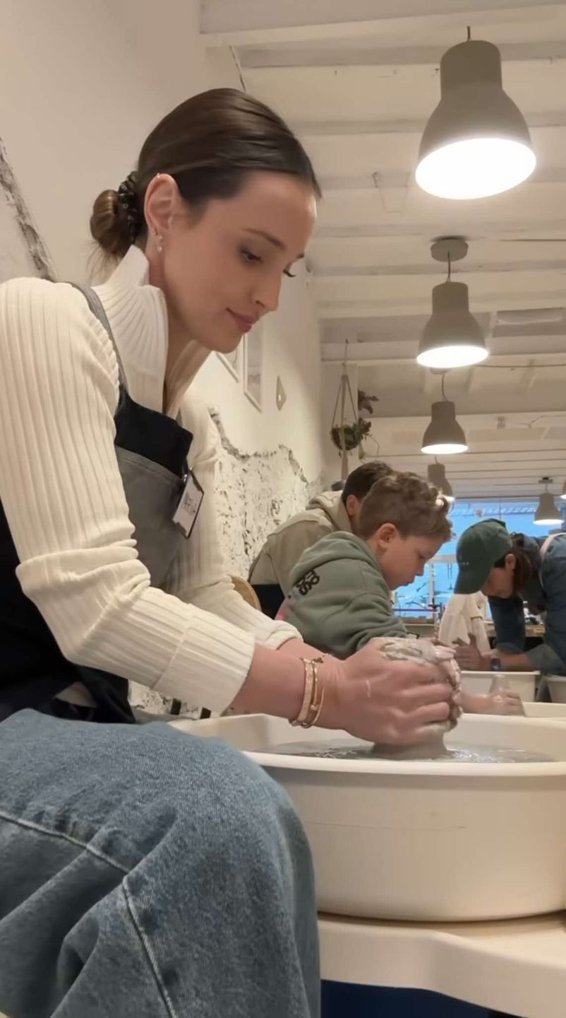 Rodzinka Szczęsnych wytwarza ceramikę w Barcelonie