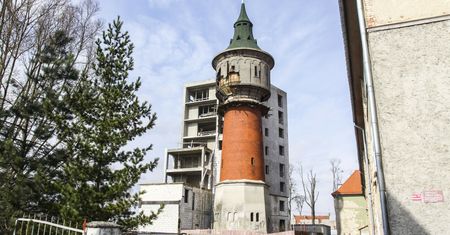 Oddali wieżę za złotówkę. Odkupią ją za miliony z KPO