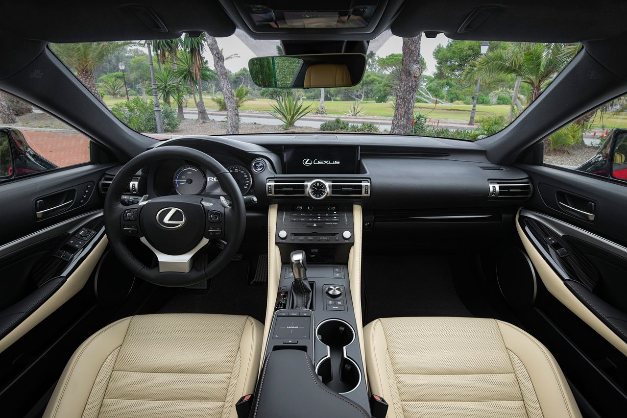 Lexus RC 300h (2019) (fot. Lexus)