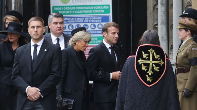 Goście przybywają do Westminster Abbey