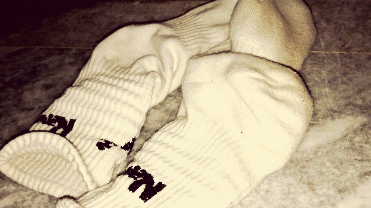 Białe skarpetki można doprać