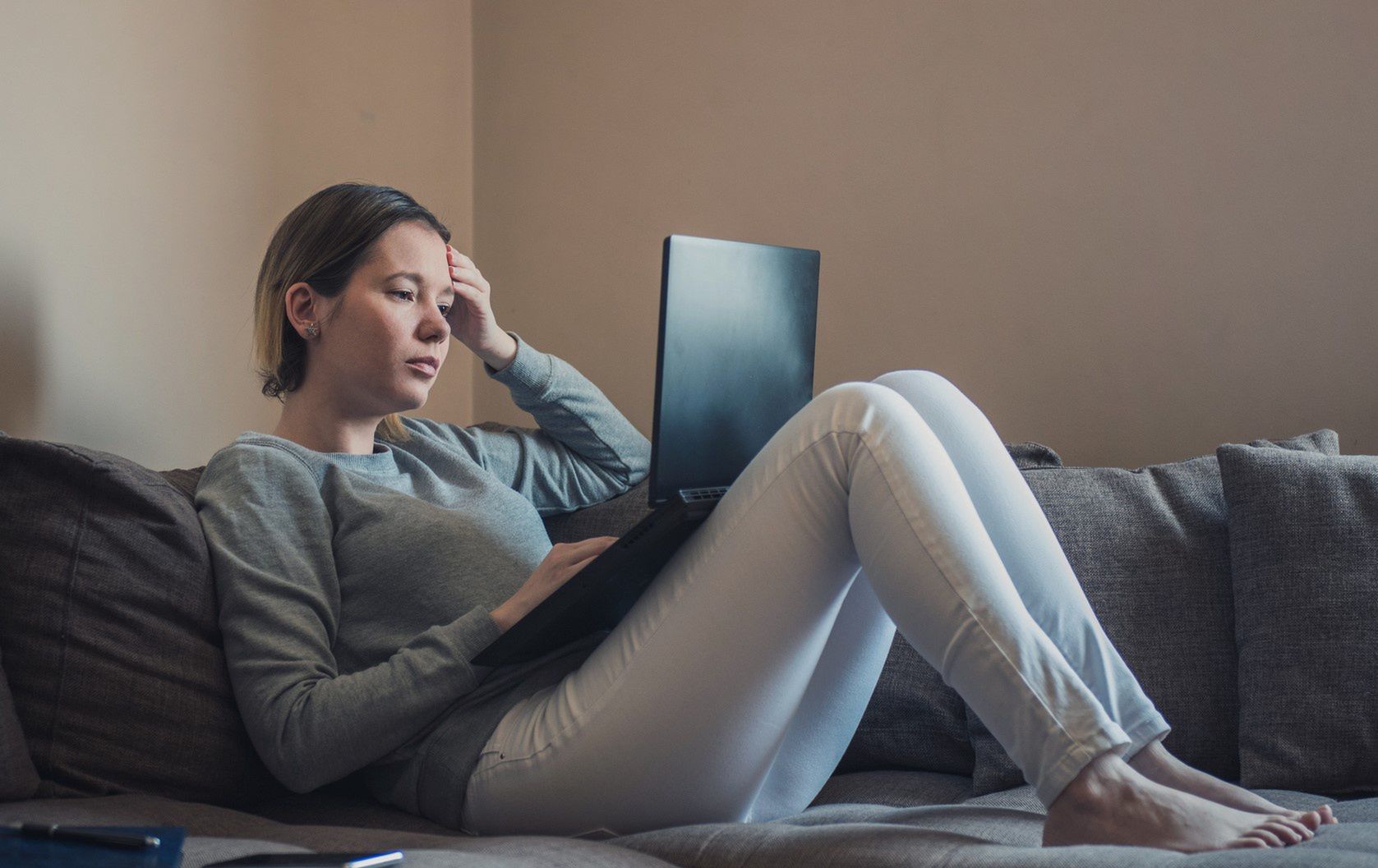 Terapie online. Ciężko rozmawiać, gdy źródło problemów jest za ścianą