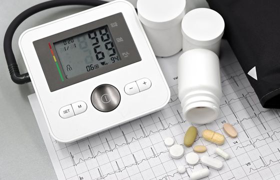 Jak radzić sobie z nadciśnieniem? Kompleksowy przewodnik po zdrowych nawykach