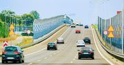 Wrocław: Szedł poboczem autostrady szukając przystanku autobusowego