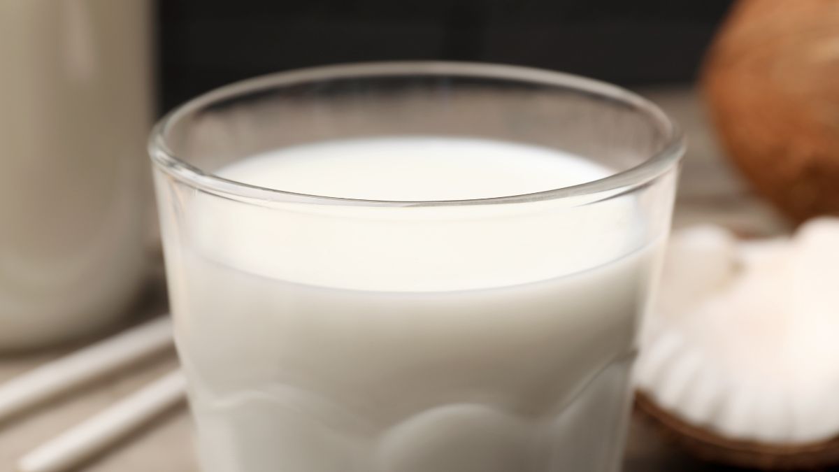 Mleko kokosowe jest popularne u osób na diecie wysokobiałkowej