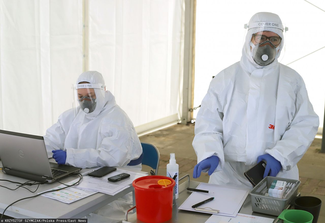 Coronadiag pomoże ocenić ryzyko zakażenia COVID-19 [fot. KRZYSZTOF SZYMCZAK/Polska Press/East News]