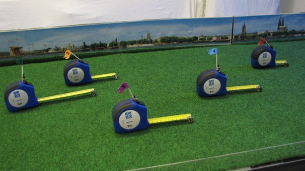 Roboty-ślimaki z taśmy mierniczej  [wideo] 1