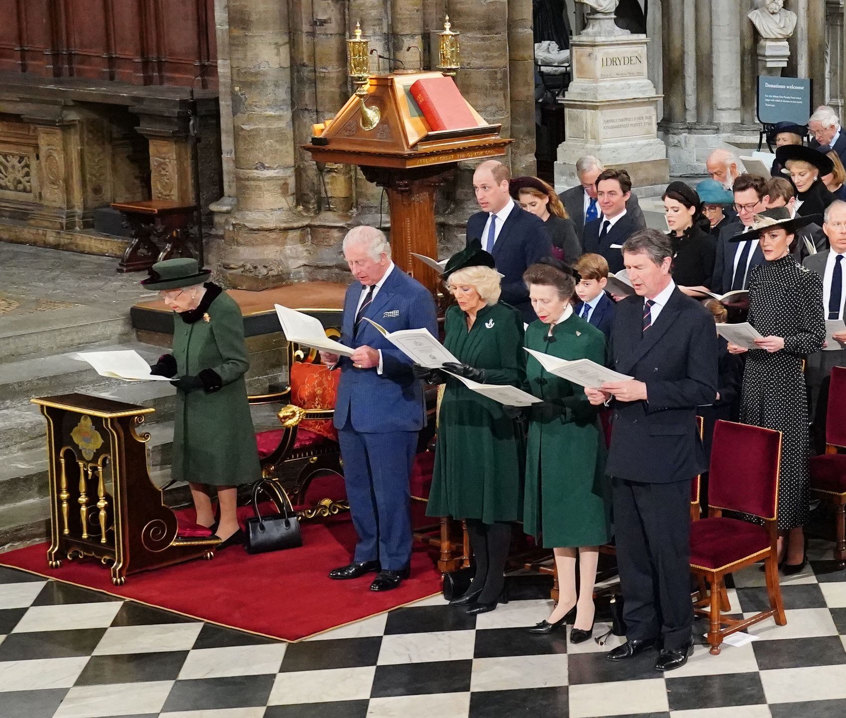 Brytyjska rodzina królewska uczciła pamięć księcia Filipa podczas nabożeństwa w Westminster Abbey