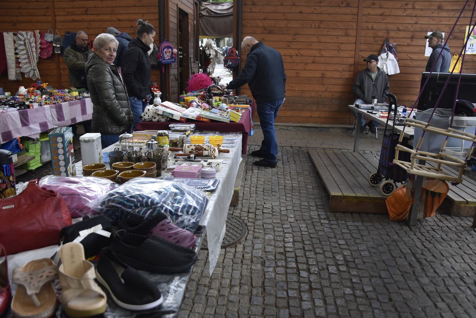 Tak wyglądała kolejna odsłona pchlego targu na Burku w Tarnowie.