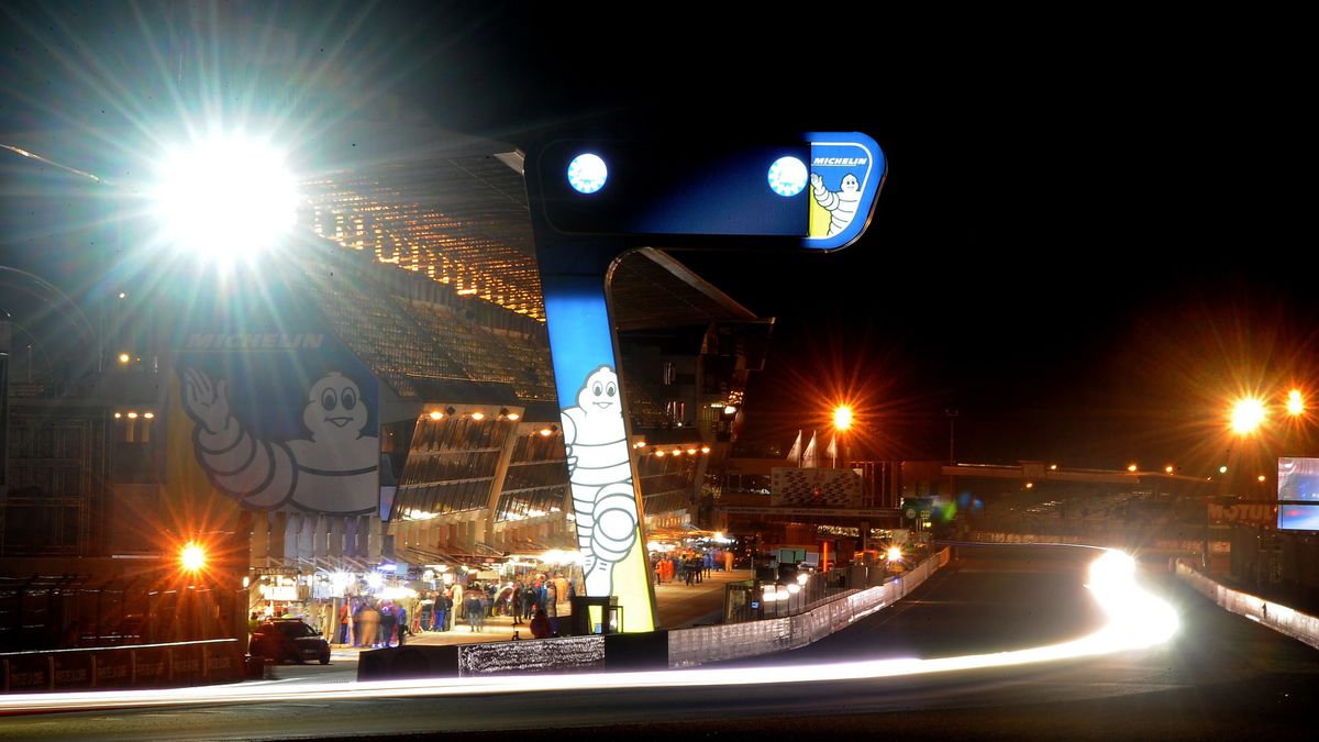 Jedna z największych motoryzacyjnych imprez sportowych została przełożona, ale nie odwołana z powodu koronawirusa