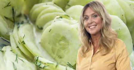 Ewa Wachowicz nie dodaje śmietany ani jogurtu. Sięga po inny dodatek do mizerii