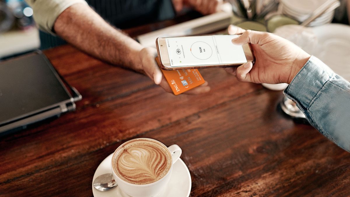 Smartfon jako terminal płatniczy to rozwiązanie, które odpowiada na potrzeby konsumentów i przedsiębiorców.