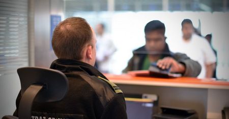 Irakijczyk zatrzymany na Lotnisku Chopina. Miał sporo na sumieniu